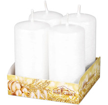 Štyri biele valcové sviečky v kartónovej krabici