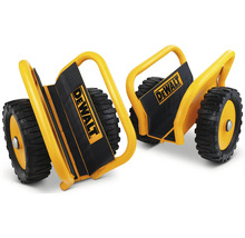 Dva rudly DeWalt s gumovými pneumatikami