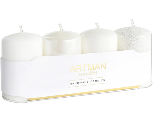 Adventná sviečka valec mix Ø 6 x 9 cm 4 ks biela Štyri biele stĺpové sviečky v balení s logom spoločnosti Artman Candles