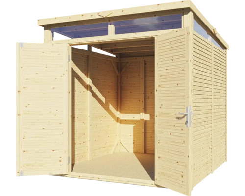 Drevený záhradný domček s otvorenými dvojkrídlovými dverami a oknami v strešnej časti.