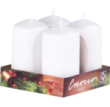 Štyri biele adventné sviečky v ozdobnom balení.
