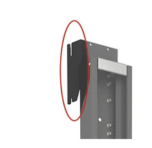 Detailný pohľad na čierny montážny držiak na montáž na stenu