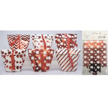 Dekoratívne darčekové tašky s rôznymi vzormi a stuhami