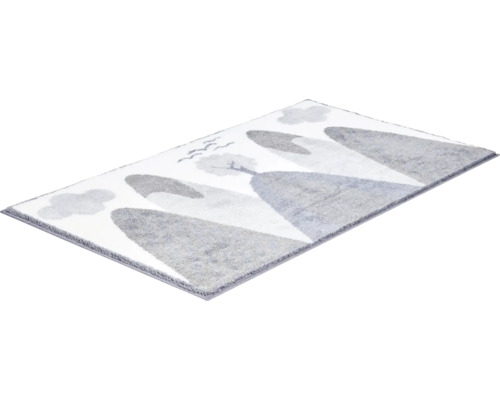 Koberec s horským vzorom a motívom stromu