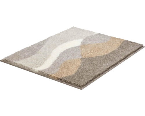 Koberec s abstraktným vzorom