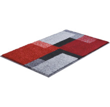 Rohožka s geometrickým vzorom v šedej, čiernej a červenej farbe