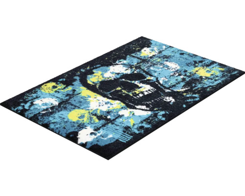 Koberec s motívom lebky