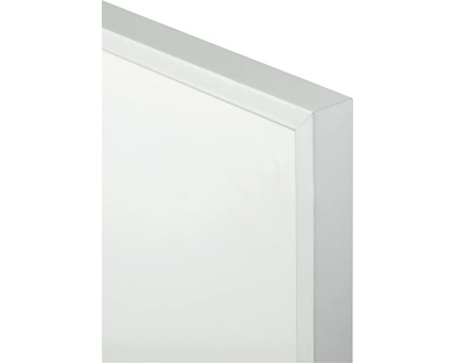 Detail bieleho rámu