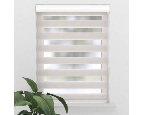 Okno s dvojitou roletou na reguláciu svetla