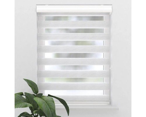 Okno s horizontálnou roletou duo na reguláciu svetla