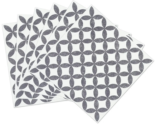 Niekoľko papierových obrúskov so vzorom