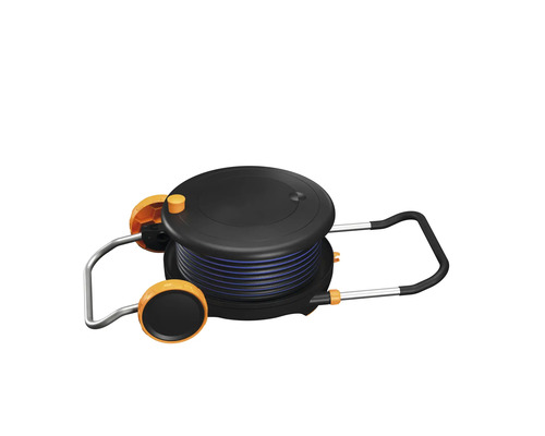 Navijak na hadicu s kolieskami a záhradnou hadicou