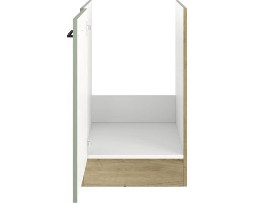 Otvorená kúpeľňová skrinka s dvierkami