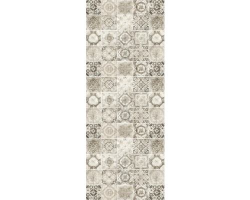 Stena z dlaždíc s rôznymi vzormi