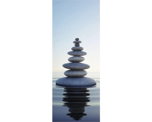 Poukladané kamene vo vode