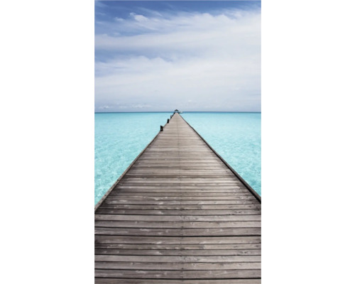 Drevená lávka cez vodu