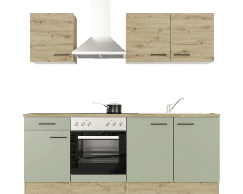 Kuchynská linka so závesnými skrinkami, digestorom, sporákom a drezom