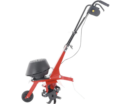 Kultivátor na obrábanie pôdy v záhrade.