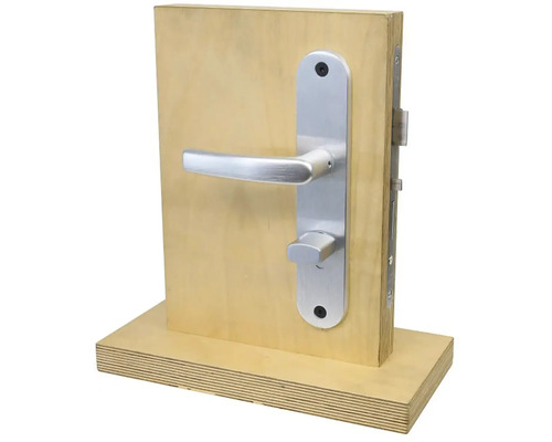 Sada dverných kovania s kľučkou a zámkom