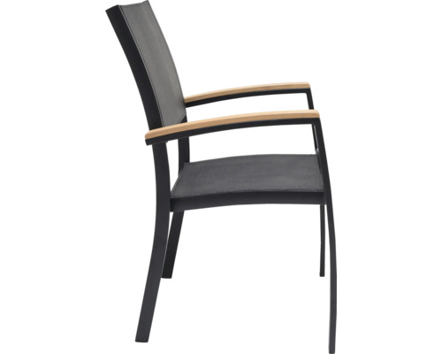 Záhradná stolička s drevenými podrúčkami a textilným sedadlom