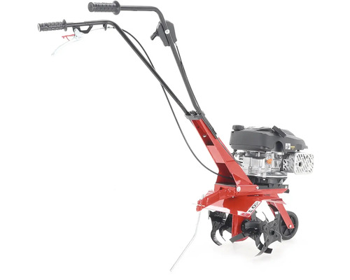 Záhradný kultivátor na úpravu pôdy v záhrade.