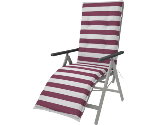 Záhradné ležadlo s pruhovaným poťahom