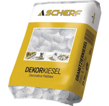 Vrece s 25 kilogramami okrasných kamienkov vo vzhľade soli a korenia, zrnitosť 25 až 50 milimetrov