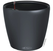 Čierny kvetináč s ukazovateľom hladiny vody