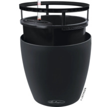 Čierny kvetináč so zavlažovacím systémom