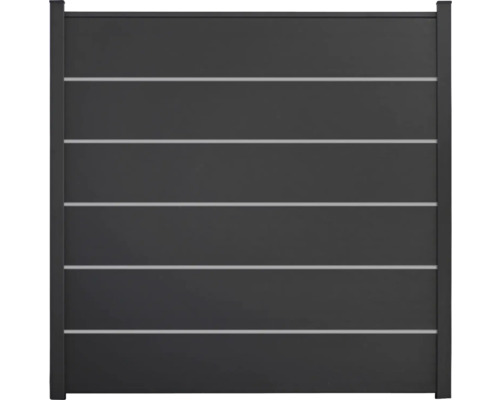 Hliníkový záhradný plot s vodorovnými ozdobnými líniami