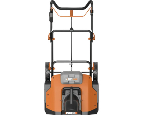 Pohľad zhora na kosačku na trávu Worx