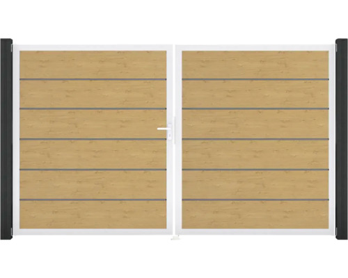 Dvojkrídlová brána s vodorovnými drevenými prvkami a kovovým rámom