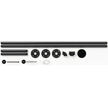 Jednotlivé diely pre šatníkovú skriňu: rúrky, príruby, skrutky a hmoždinky.