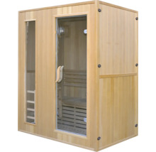 Drevená sauna so sklenenými dverami a oknom