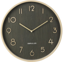 Okrúhle nástenné hodiny s drevenou štruktúrou a ukazovateľom hodín
