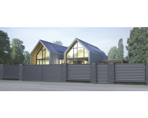 Moderný dom s šedým plotom a bránou