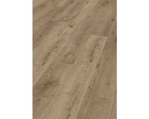 Detail laminátovej podlahy s drevenou štruktúrou