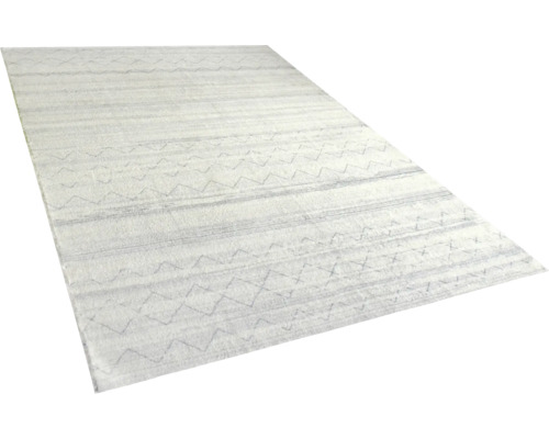 Koberec s geometrickými vzormi