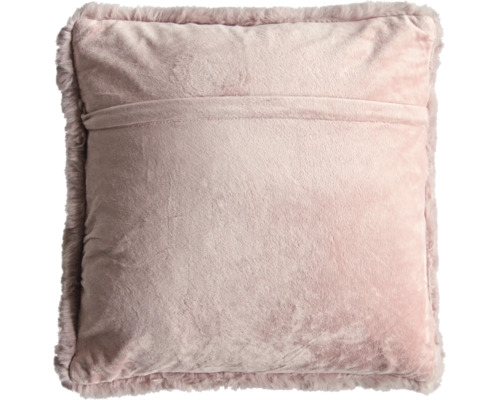 Dekoračný vankúš s kožušinovým lemom