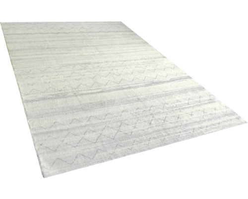 Koberec s geometrickými vzormi