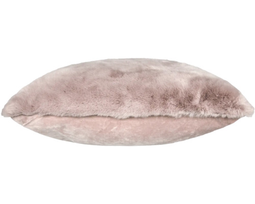 Dekoračný vankúš so vzhľadom kožušiny