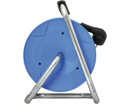 Káblový bubon s kovovým rámom a káblom