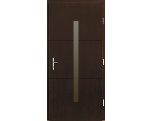 Hnedé vchodové dvere so sklenenou vložkou a nerezovou kľučkou