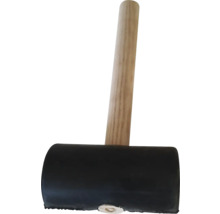 Gumené kladivo s drevenou rukoväťou