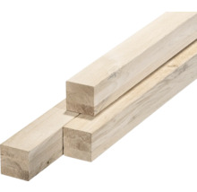 Tri drevené dosky naskladané na sebe