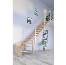 Drevené schodisko s nerezovým zábradlím vo svetlej miestnosti