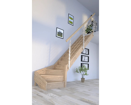 Drevené schodisko so zábradlím v obývacej izbe