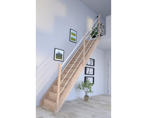 Schodisko Pertura Notos Lepené drevo buk s podstupnicami buk rovné 93 cm 13/14 Drevené schodisko s bielym zábradlím v jasnom obývacom priestore.