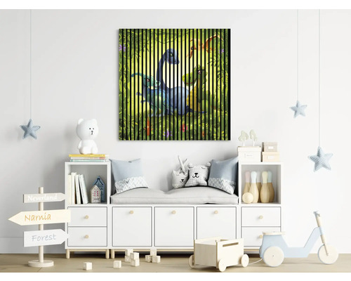 Detská izba so skriňou, dekoráciou a nástennou maľbou s lesnými motívmi