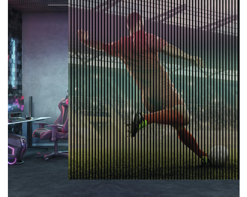 Izbová scéna s hernou a posuvným závesom s futbalovým motívom